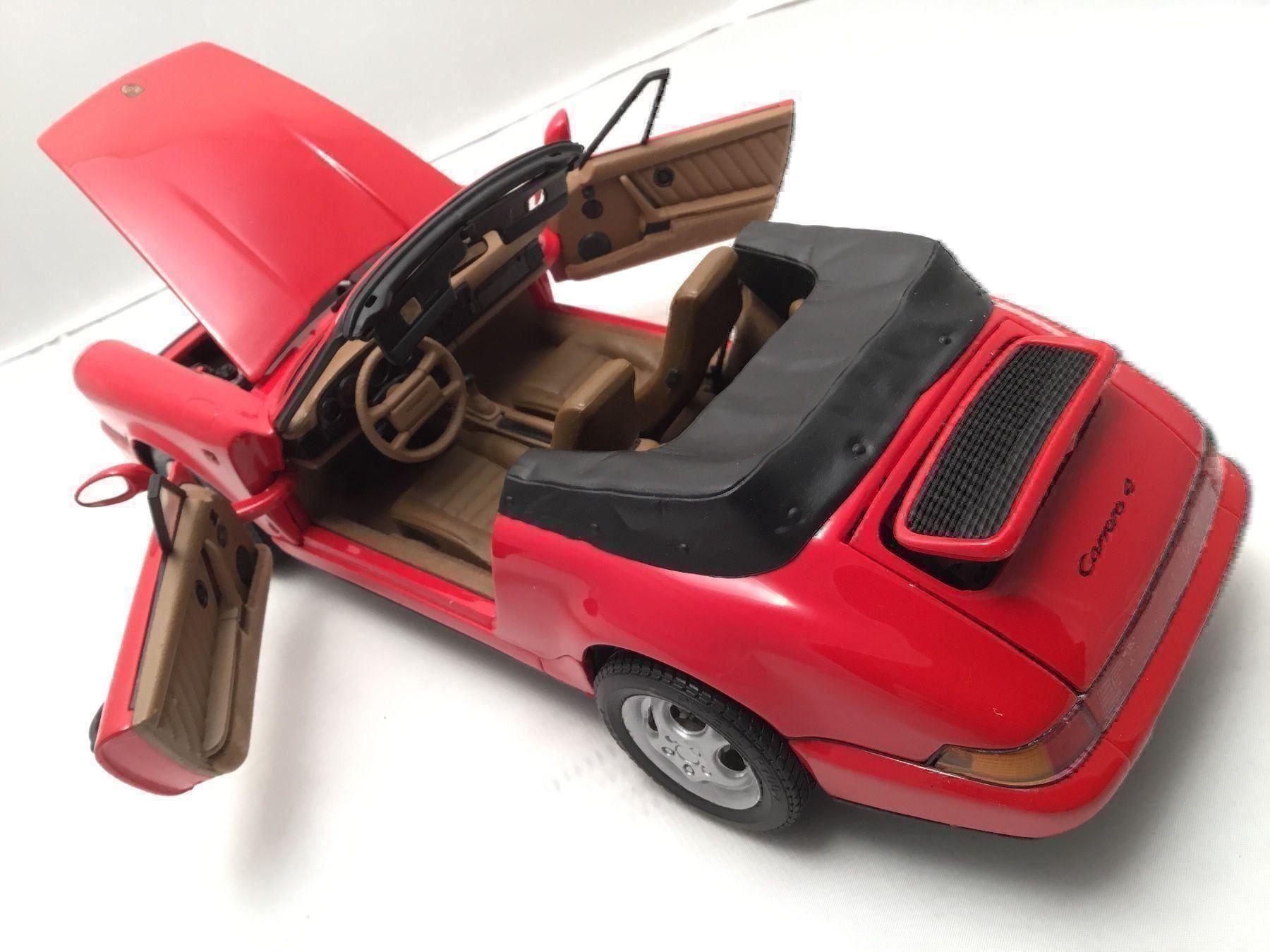 Porsche Modellini d'auto: Porsche 911 Carrera 4 Cabriolet – Nuovo e nell'imballaggio originale da Erlenbach im Simmental venduto da Model_box 6