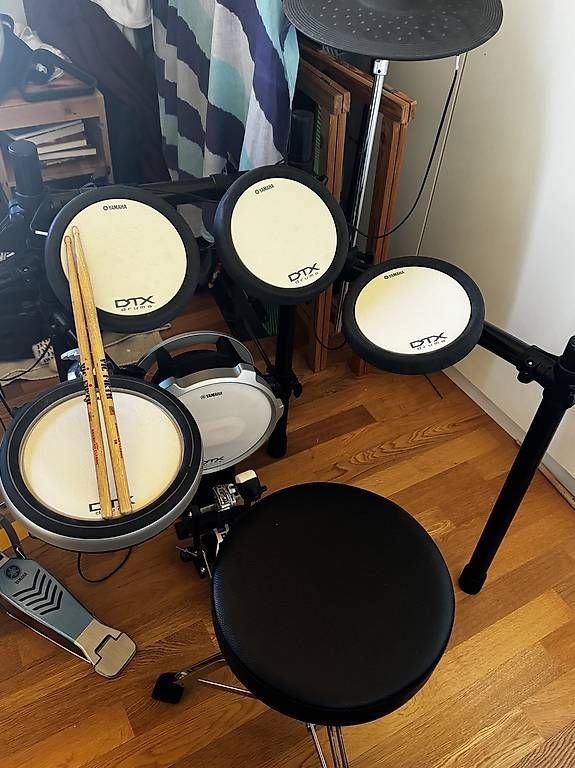 Strumenti musicali: Elektronikschlagzeug Yamaha DTX 582K – Usato da Birsfelden venduto da jon_687v 1