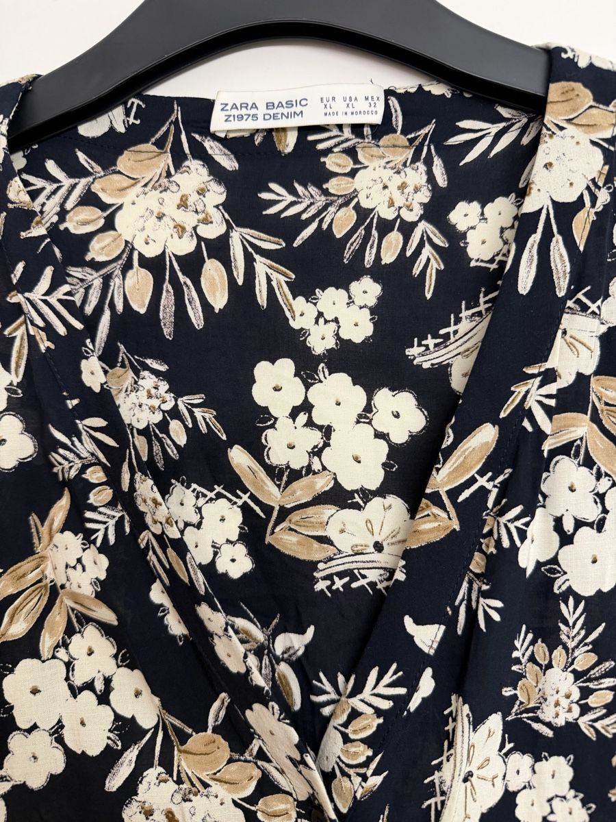 Zara Blusen: Zara Basic Bluse schwarz mit Blumenmuster Grösse XL. – Neu (gemäss Beschreibung) aus Adliswil von StephanieAnnina 3
