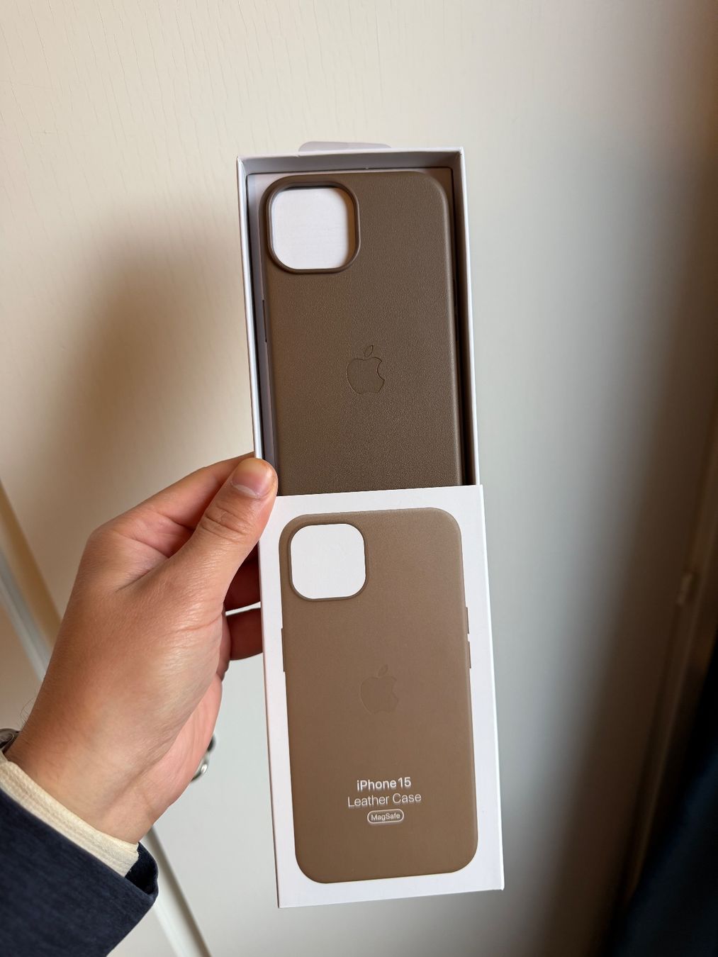 Cover & Protezioni schermo: IPhone 15 Leder Case Replica Neu! – Nuovo e nell'imballaggio originale da Zürich venduto da fresh0001 1