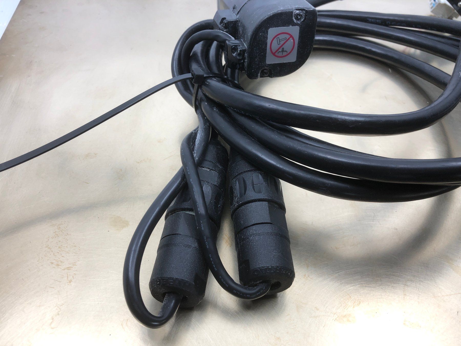 Omron Componenti elettronici: Omron R7M-A10030-S1-D Servomotor  #1 – Usato da Laufenburg venduto da Sirluger 2