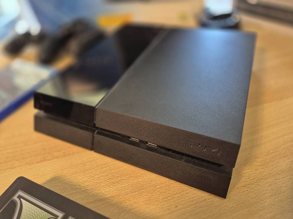 Console: PS4 - PlayStation 4 – Usato da Winterthur venduto da CroNec 1
