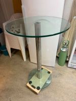 Glas-Bistrotisch mit Chromgestell – ab CHF 1.–