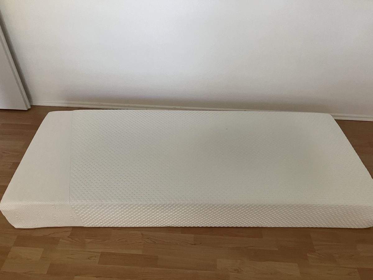Tempur Matelas: Matelas Tempur 80x200 – D'occasion à Colombier NE par Etifloyd2