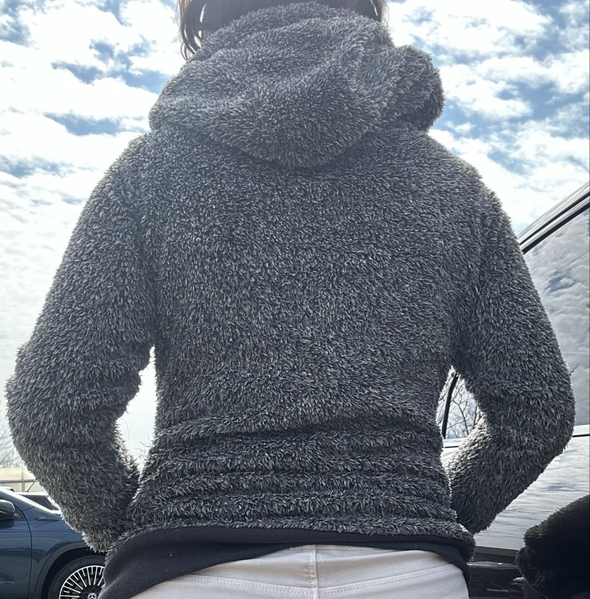 Pullover & Sweatshirts: Pull confortable taille M – Gebraucht aus St-Prex von mar_f6t6 1