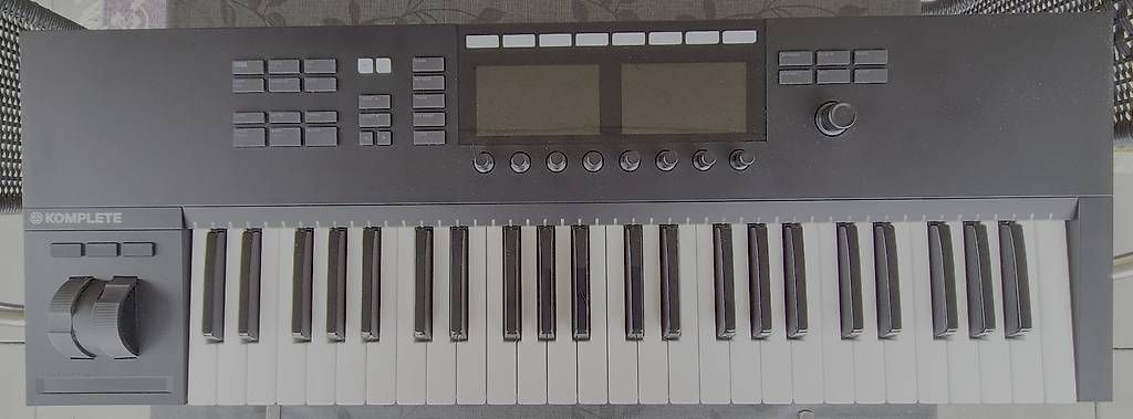 Native Instruments Instruments de musique: Native Instrument Komplete Kontrol MK2 – D'occasion à Les Paccots par Renek0