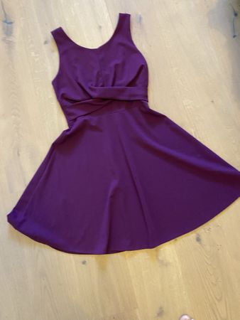 Kleid dunkelviolett Grösse S sehr guter Zustand