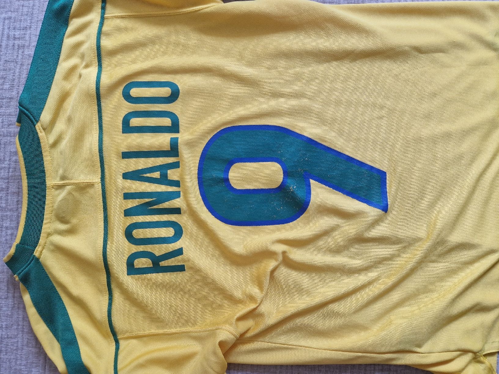 Nike Leibchen & Hosen: Maillot Officiel Ronaldo 1998 – Gebraucht aus Les Acacias von S.Vieira 6