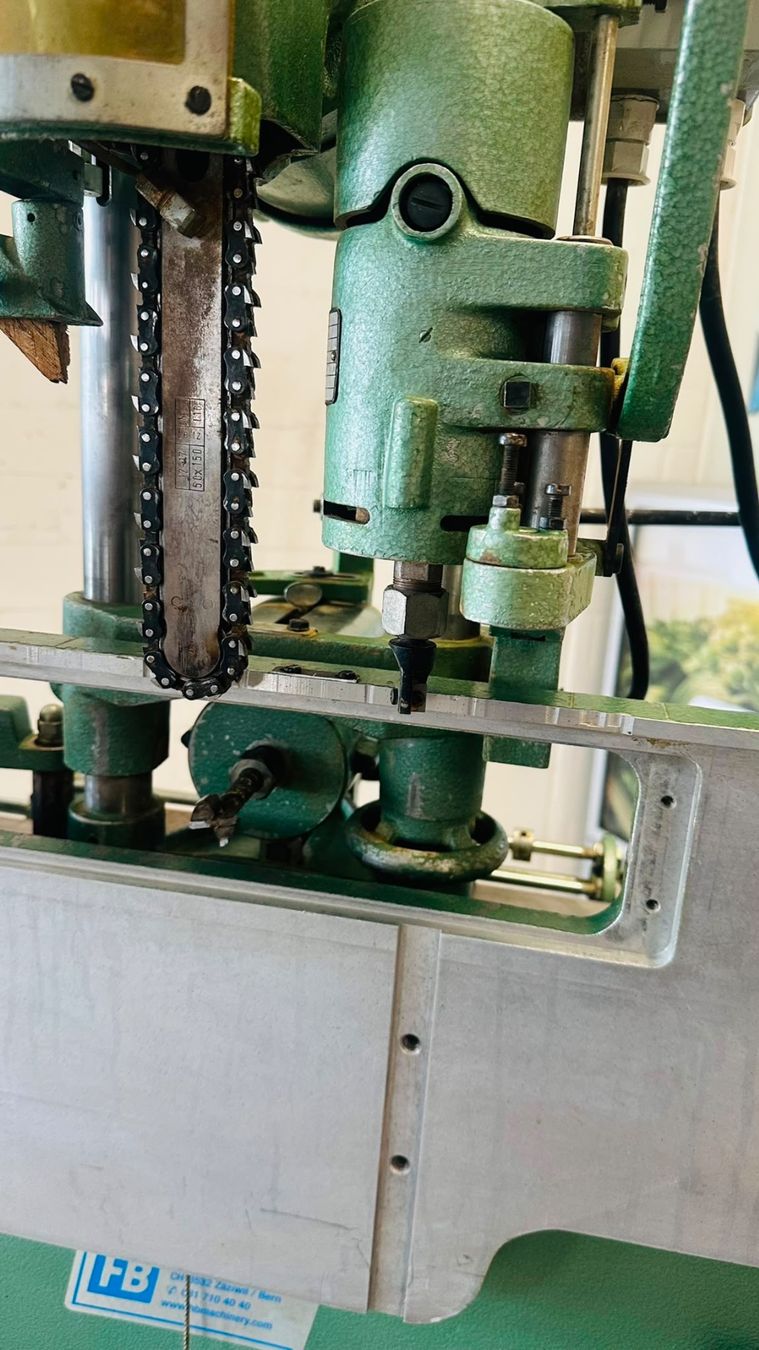 Tutte le macchine: Kettenstemmer Haffner – Usato da Volketswil venduto da ars_sjh2 4