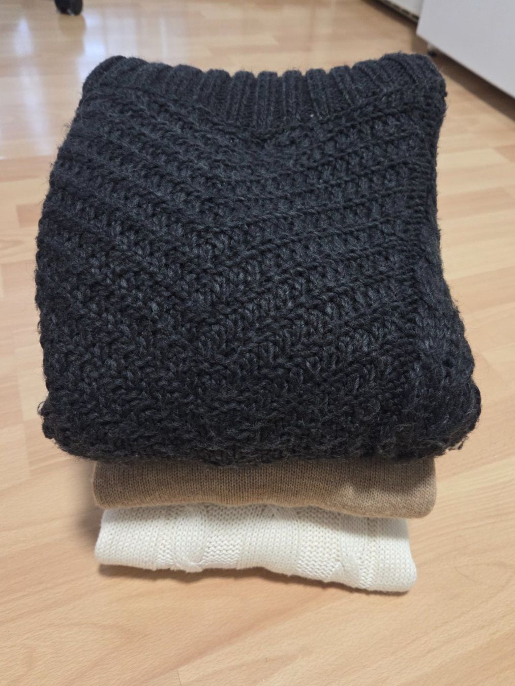 Maglioni & Felpe: Kuscheliges Set (Gr. 40/42): 3 lange Strickpullover / Kleid – Usato da Abtwil AG venduto da MaVo.0710 9