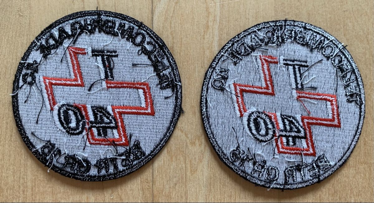 Armée suisse Plaquettes & Badges: 2 Badges Übermittlung – D'occasion à Goldingen par Bergler012 1