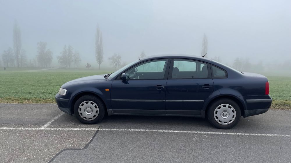 Volkswagen Passat Limousine blau Baujahr 1997, 138000km