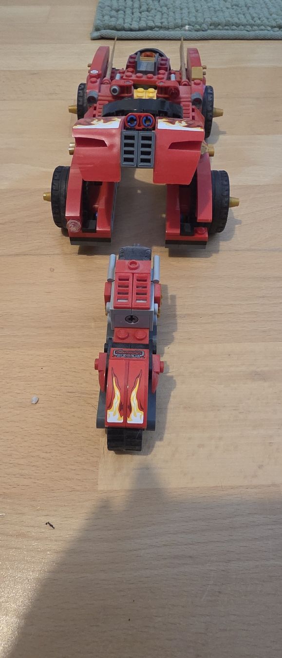 Lego Giocattoli: Lego ninjago Auto mit intigritem motorrad – Usato da Emmetten venduto da Hatjana 1