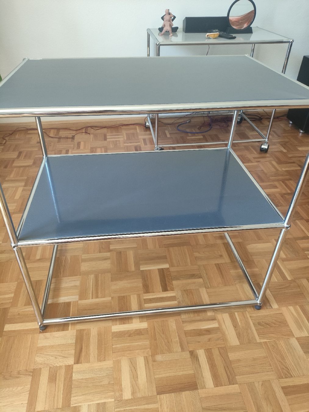 USM Tables: USM Haller Tisch  – D'occasion à Basel par jpw_7gqh