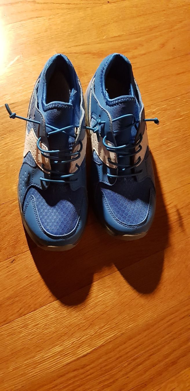 Chaussures garçon: Sneakers Größe 36 – D'occasion à Uznach par Bilkev 1