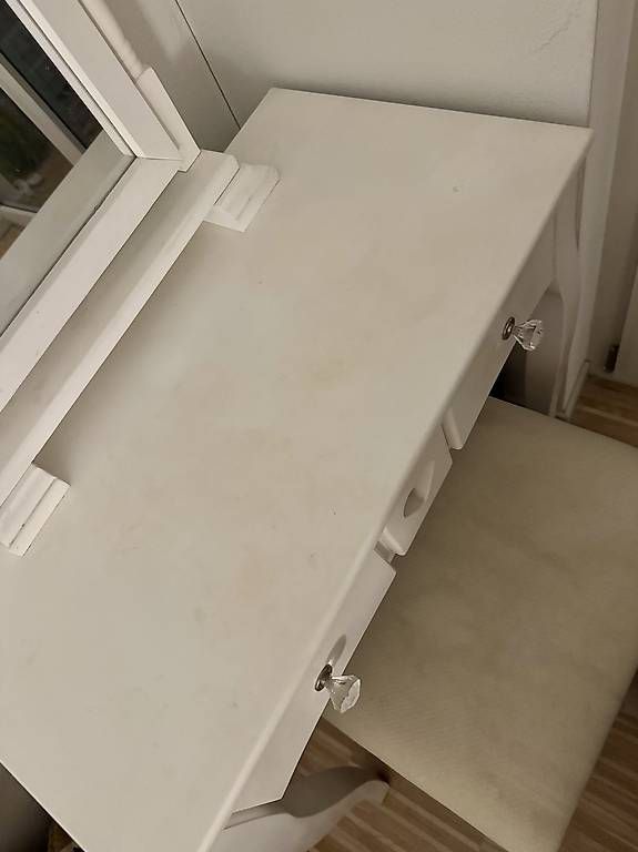 Tavoli da trucco: GRATIS White Dressing Table + Stool – Usato da Jona venduto da amy_pjw 4