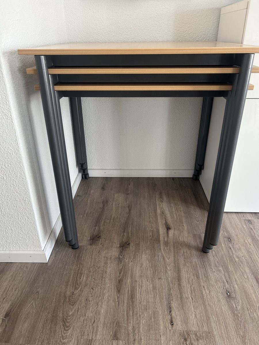 Tavoli: 12 Tische und 8 Stühle – Usato da Stäfa venduto da flostaefa 2
