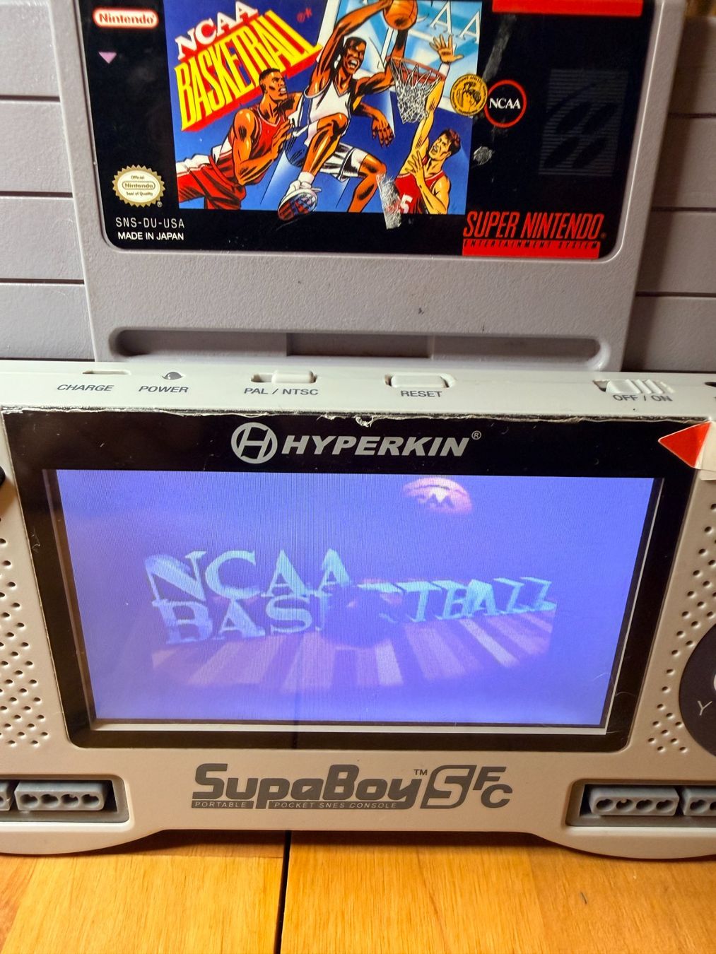 Nintendo Giochi: Jeu SNES US loose: NCAA Basketball – Usato da Bellevue venduto da LarsUlrich01 2