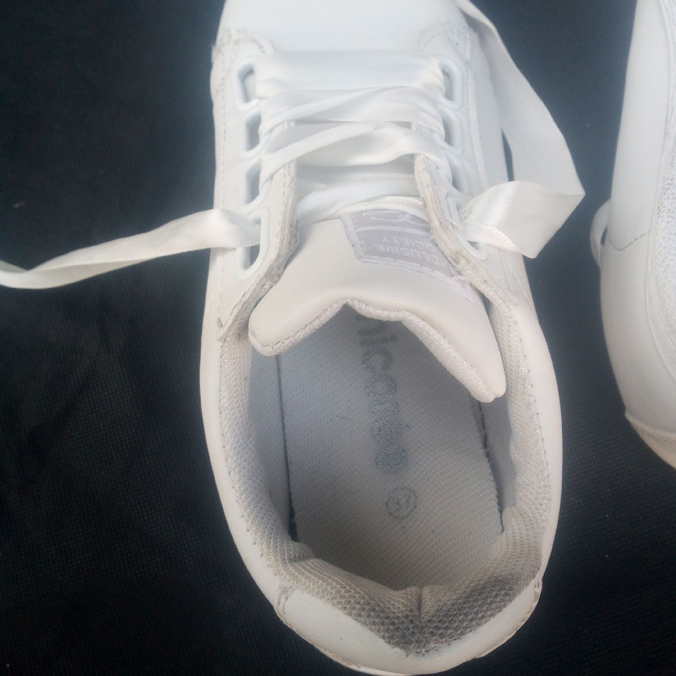 Scarpe da donna: Weisse Sneaker Exclusive Society Gr. 37 – Usato da Luzern venduto da toenu23 5
