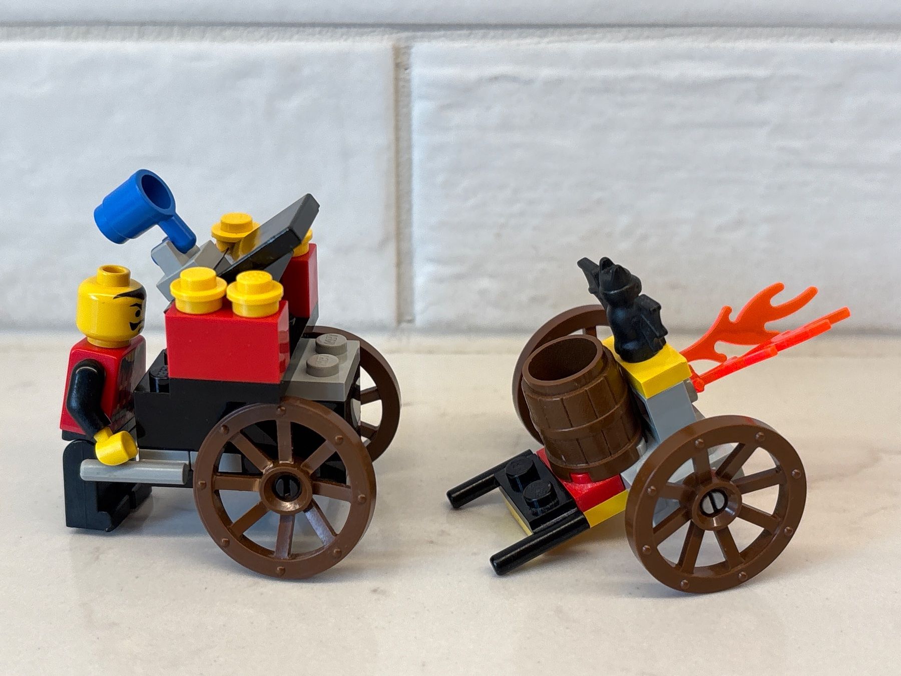 Lego Jouets: Deux petits sets Lego Shell sans brochure – D'occasion à Gollion par Hampton 2