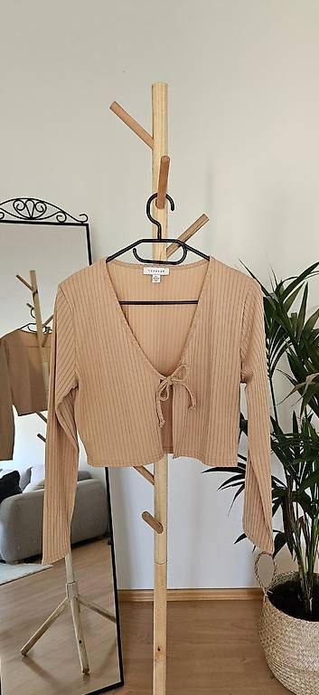 Tops: Topshop ribbed tie front top Size 36-38 – Gebraucht aus Oberweningen von mir_2wt5