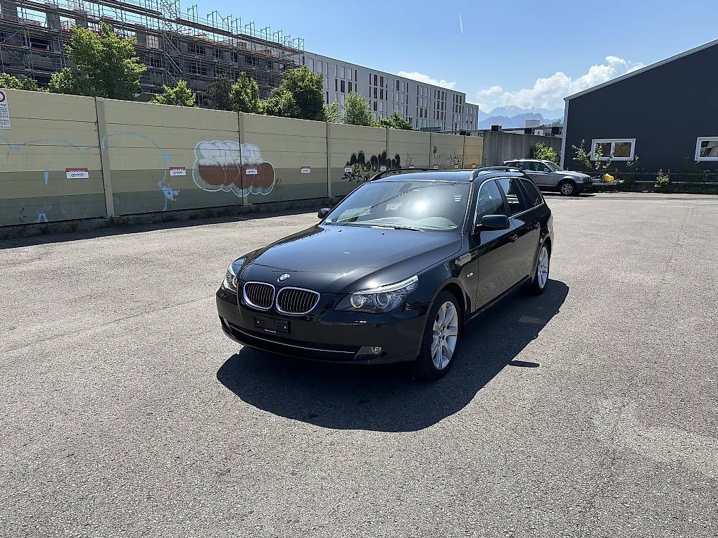Autos: BMW 530xi LCI  – D'occasion à Kriens par alfaracer
