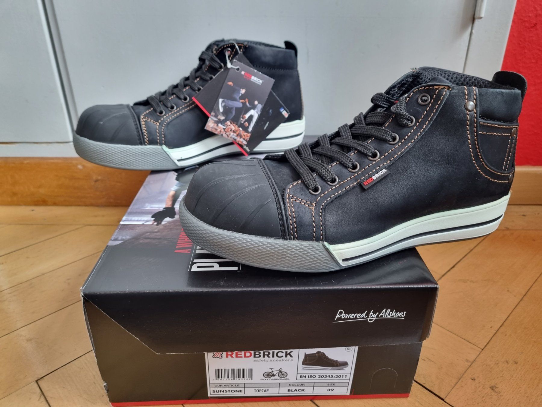 Scarpe da uomo: Red Brick Sicherheitsschuhe Grösse39 – Nuovo e nell'imballaggio originale da Schönenwerd venduto da Chez_Mimi