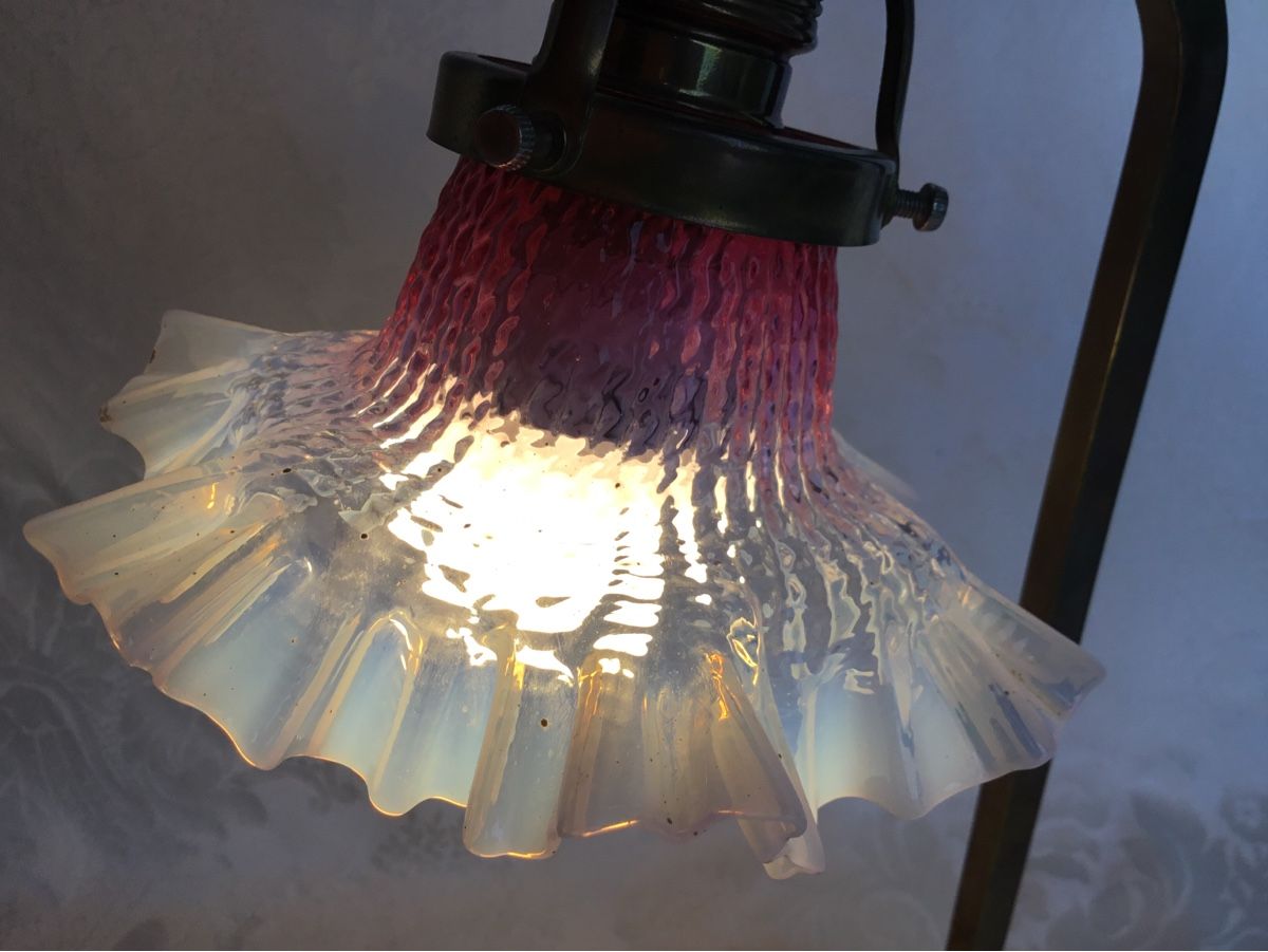 Lampade: Antike Bronce Lampe mit hübschem Jugendstil Schirmchen – Usato da St. Gallen venduto da chamilla 2