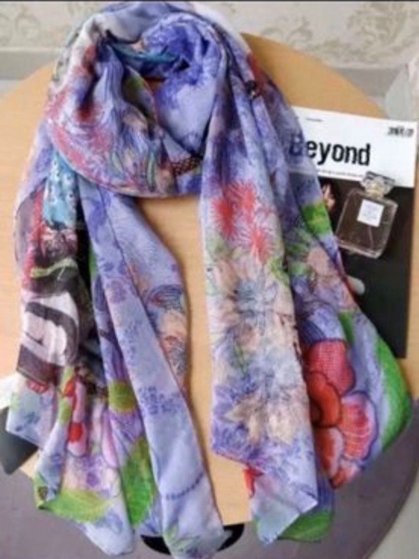 Foulard & Sciarpe: Desigual Schals – Nuovo (secondo la descrizione) da Birmenstorf AG venduto da BMW.M5 3