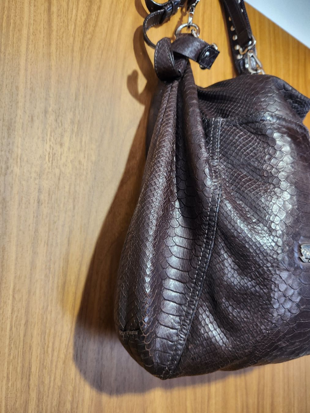 Navyboot Borse da donna: Sac à main Navyboot cuir marron aspect serpent  – Usato da Niedergösgen venduto da Eva2410 4