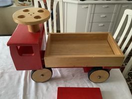 Holzspielzeug-LKW - Robust & Schön!