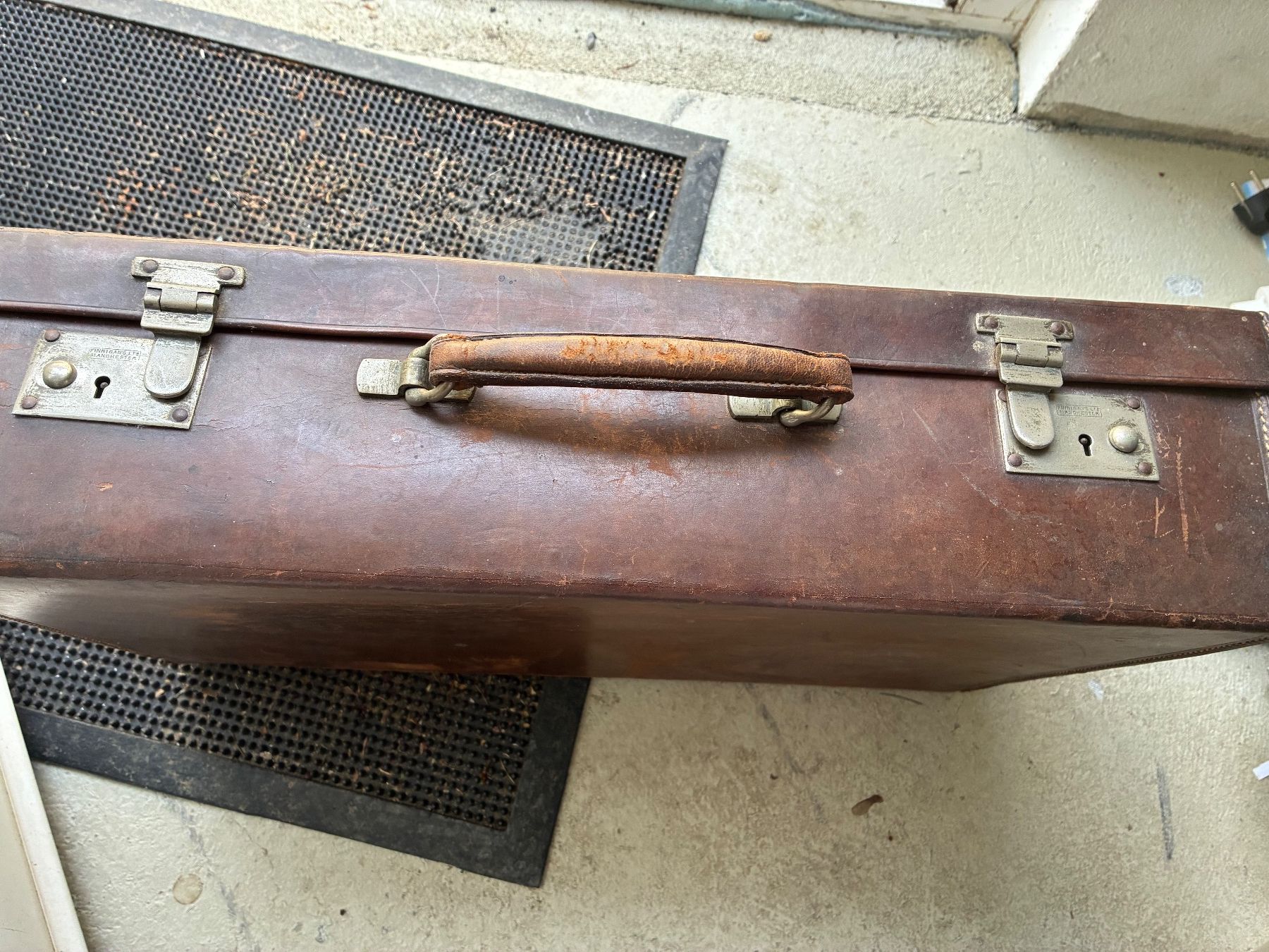 Valigie: Valise ancienne anglaise Finnigans – Usato da Paudex venduto da micinque 5