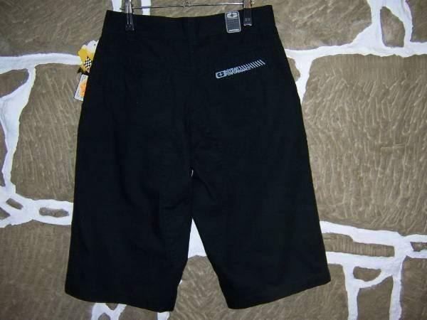 Pantaloni: NoFear Shorts Hurst, Gr. 30 – Nuovo (secondo la descrizione) da Kölliken venduto da motoleu 2
