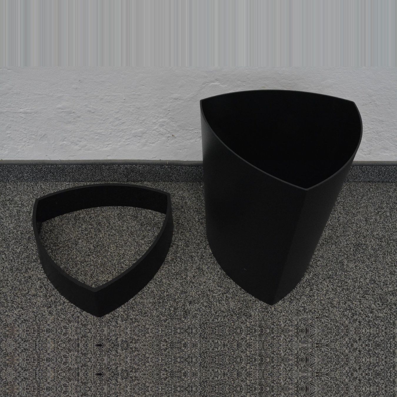 Vasi per fiori: Rexite Abfalleimer 1500 eco mit Abdeckung Schwarz – Usato da Schönenwerd venduto da mcofficeshop 2