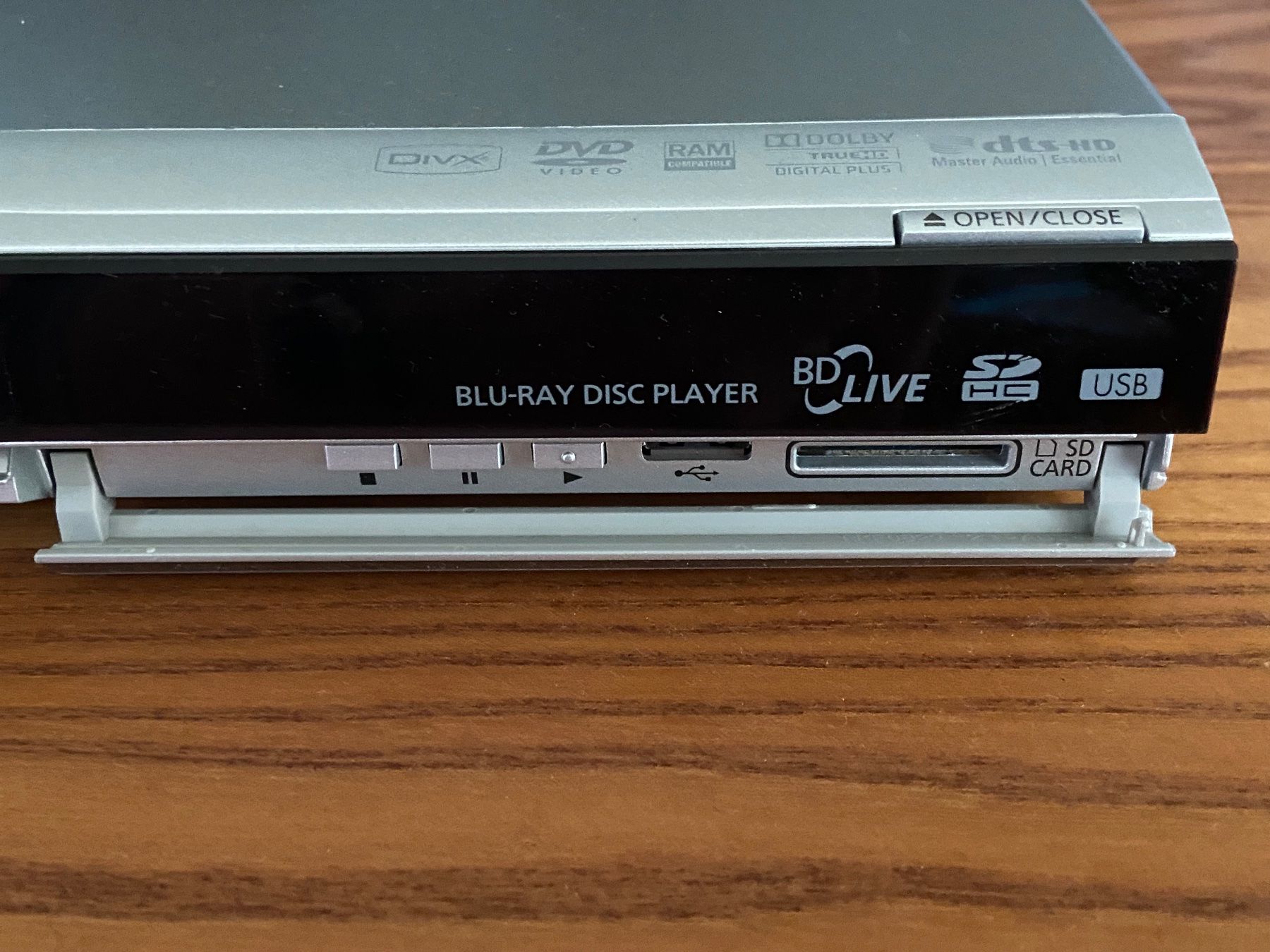 Panasonic Multimediaplayer & Streamer: Panasonic DMP-BD60 Blu-ray-Player – Gebraucht aus Urdorf von  1