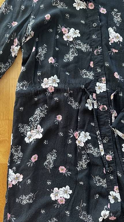 Kleider: Blumenkleid langärmelig Gr. 36 – Gebraucht aus Basel von R__Mueller 3