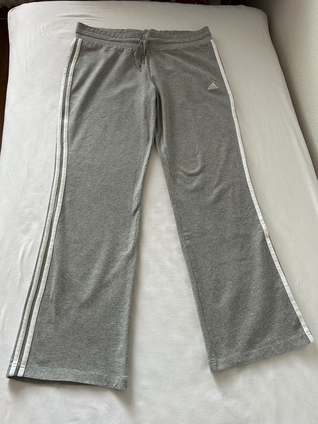 Adidas Completi & Tailleur: Training Damenanzug  Adidas – Usato da Zofingen venduto da Bolec 3