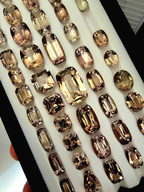 Pietre preziose: Csarite,Diaspore Lot, – Nuovo e nell'imballaggio originale da Wolhusen venduto da toni079 6