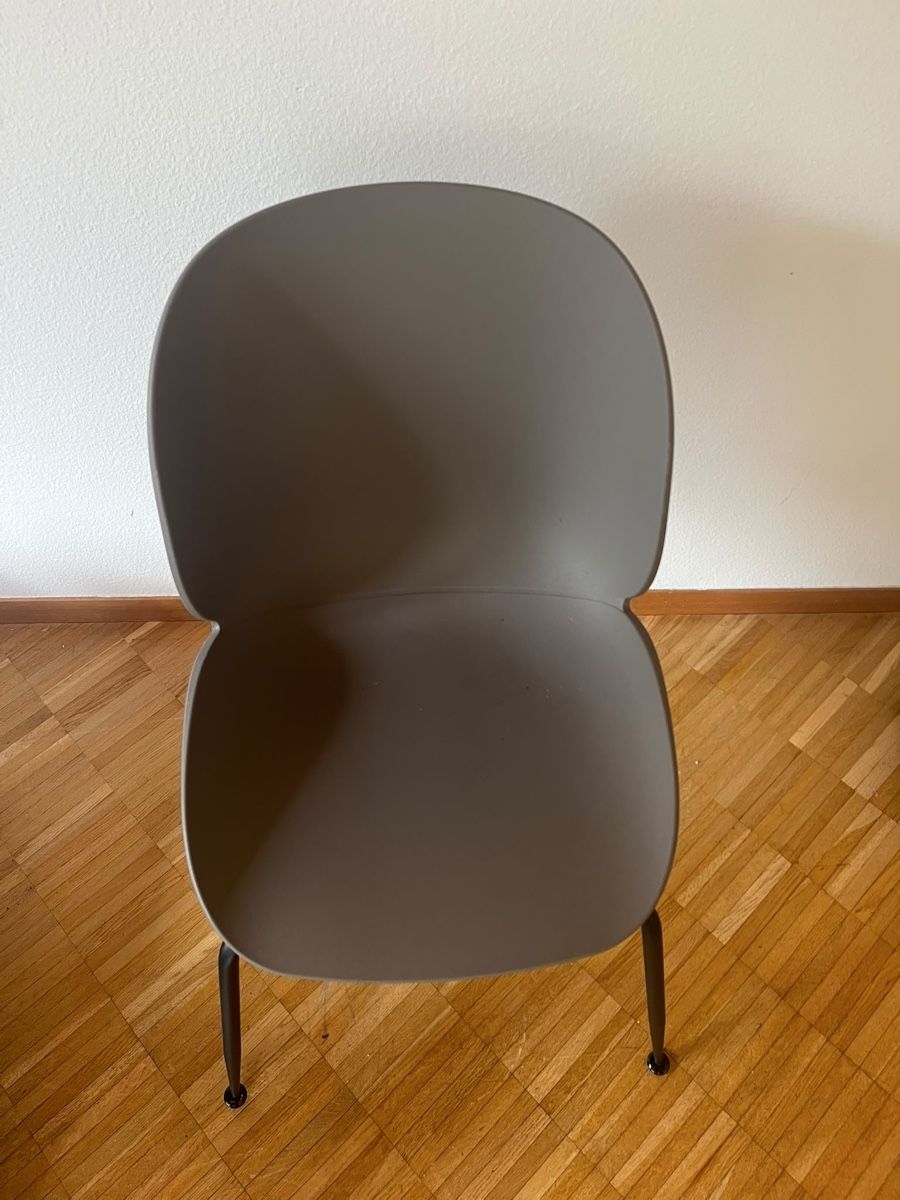 Gubi Sedie: 6 Gubi Beetle Stühle grau – Nuovo (secondo la descrizione) da Zürich venduto da jaelllara 2