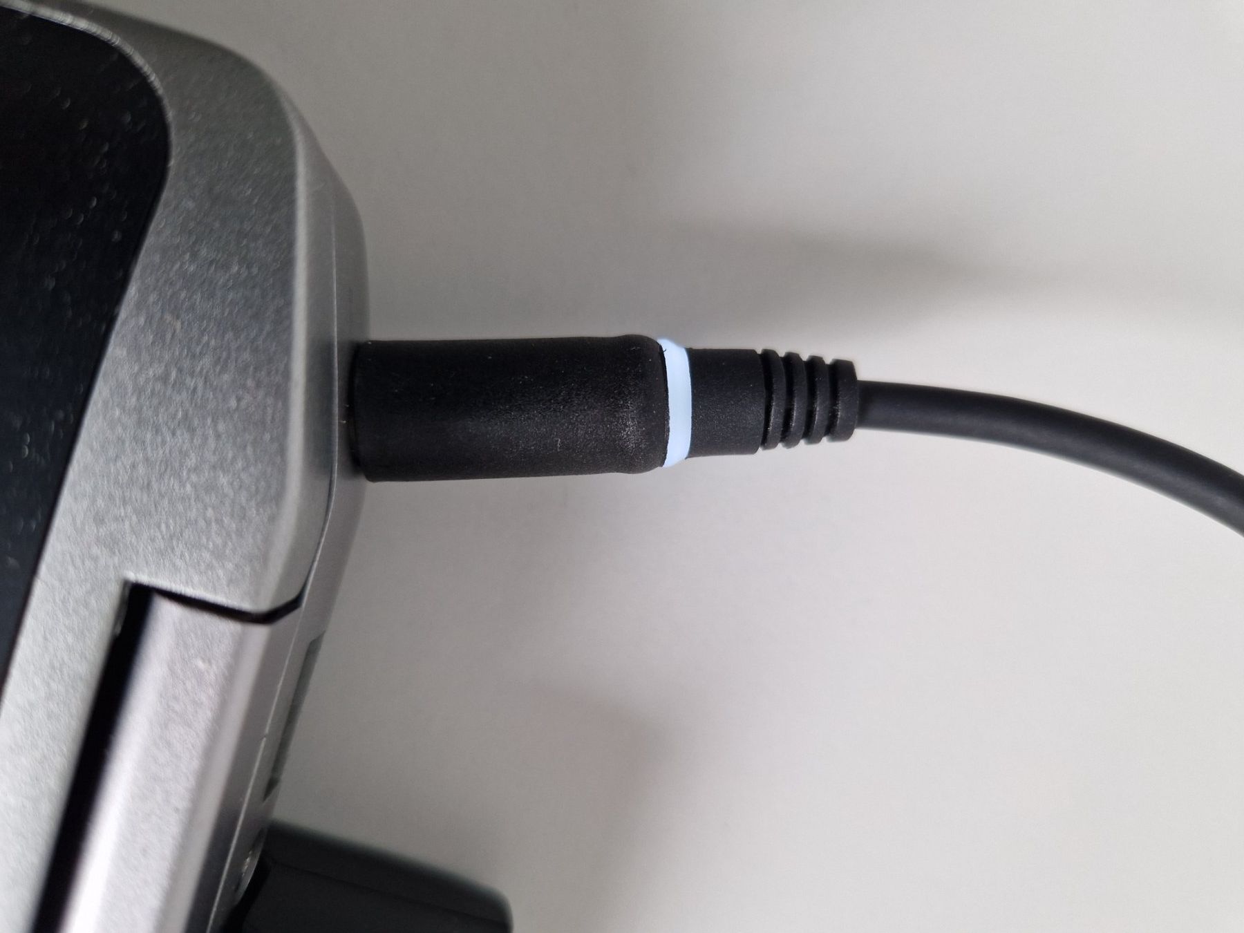 Dell Unità & Adattatore: Original-Netzteil zu Dell-Laptop – Usato da Uster venduto da Andreas7 6