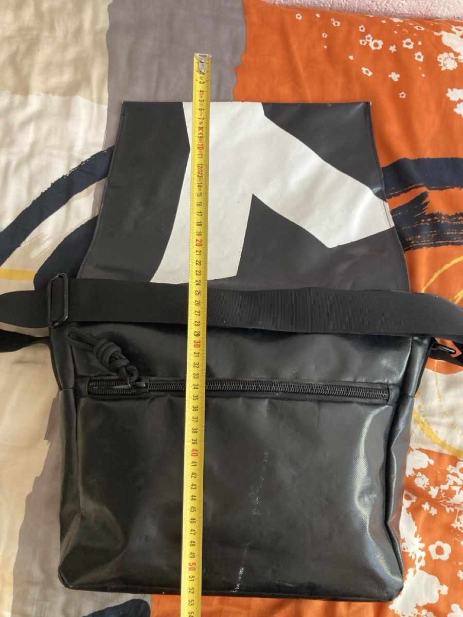 Freitag Taschen: Messenger Bag Black & White   – Gebraucht aus Zürich von sele_x 1