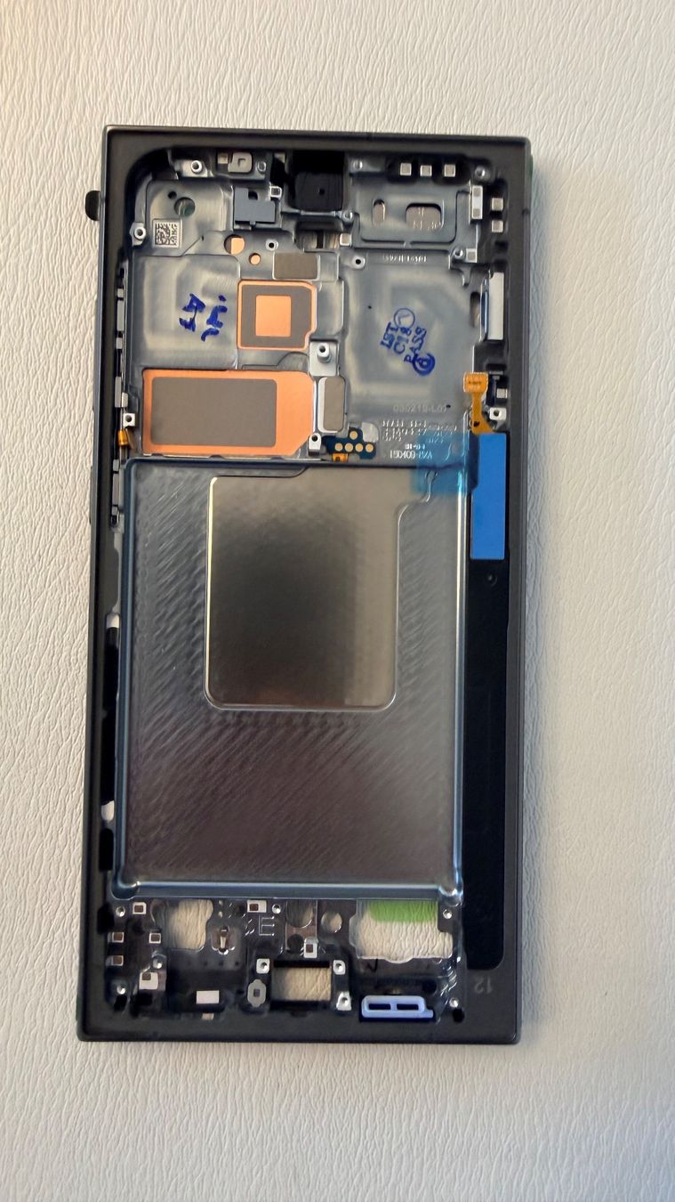 Samsung Cover & Protezioni schermo: Samsung S24 Ultra Rahmen Schwarz – Nuovo e nell'imballaggio originale da Birmensdorf ZH venduto da aleforyou1982 1