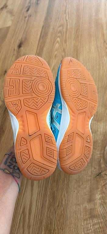 Schuhe für Jungen: Hallenschuhe Gr. 33.5 – Gebraucht aus Oberwil BL von Yara015 2
