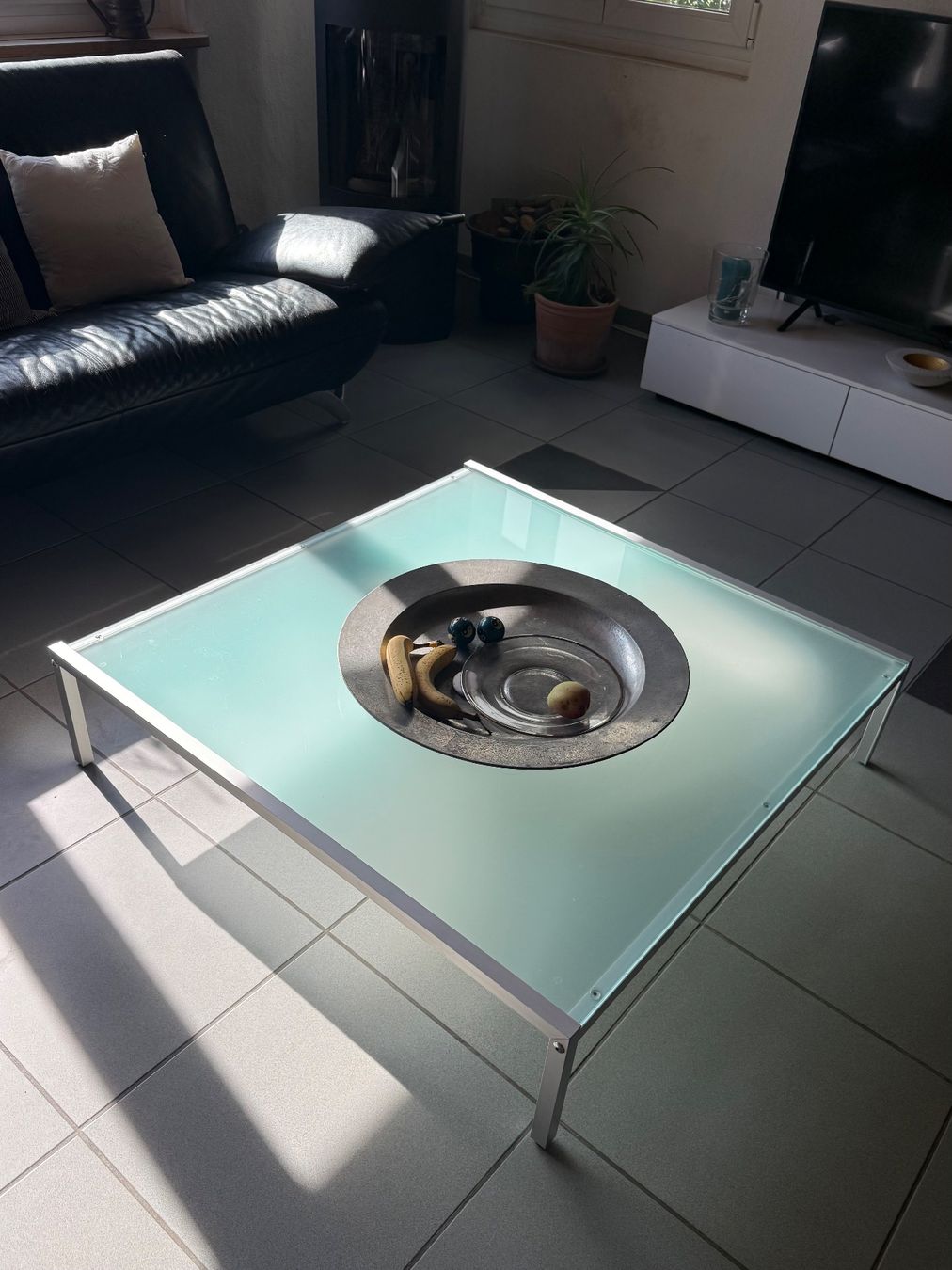 Tische: Salontisch aus Glas – Gebraucht aus Balgach von ser_d5gt 1