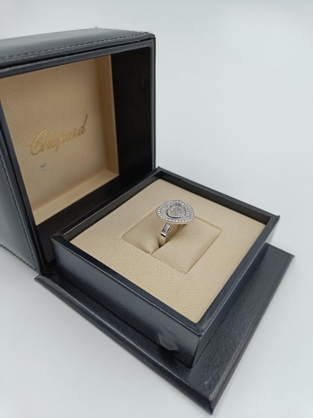 Chopard Ringe: CHOPARD RING " HAPPY SPIRIT DIAMOND HEARTS " – Gebraucht aus Luzern von EdiGem 4