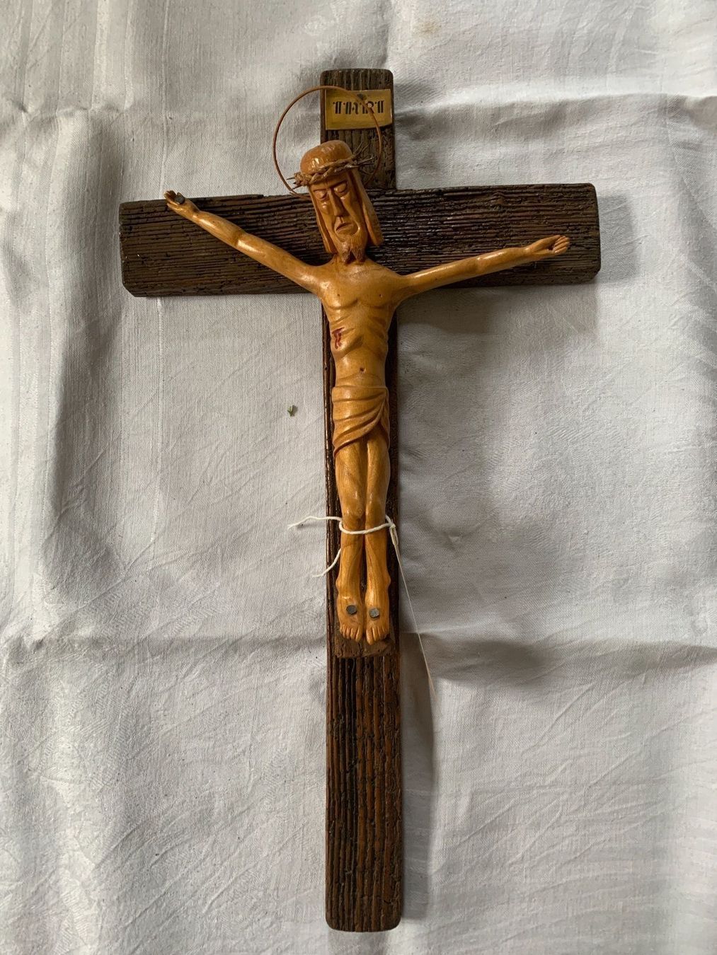 Skulpturen & Statuen: Kruzifix (Holz / Holz) – Gebraucht aus Stans von Abukadnezar