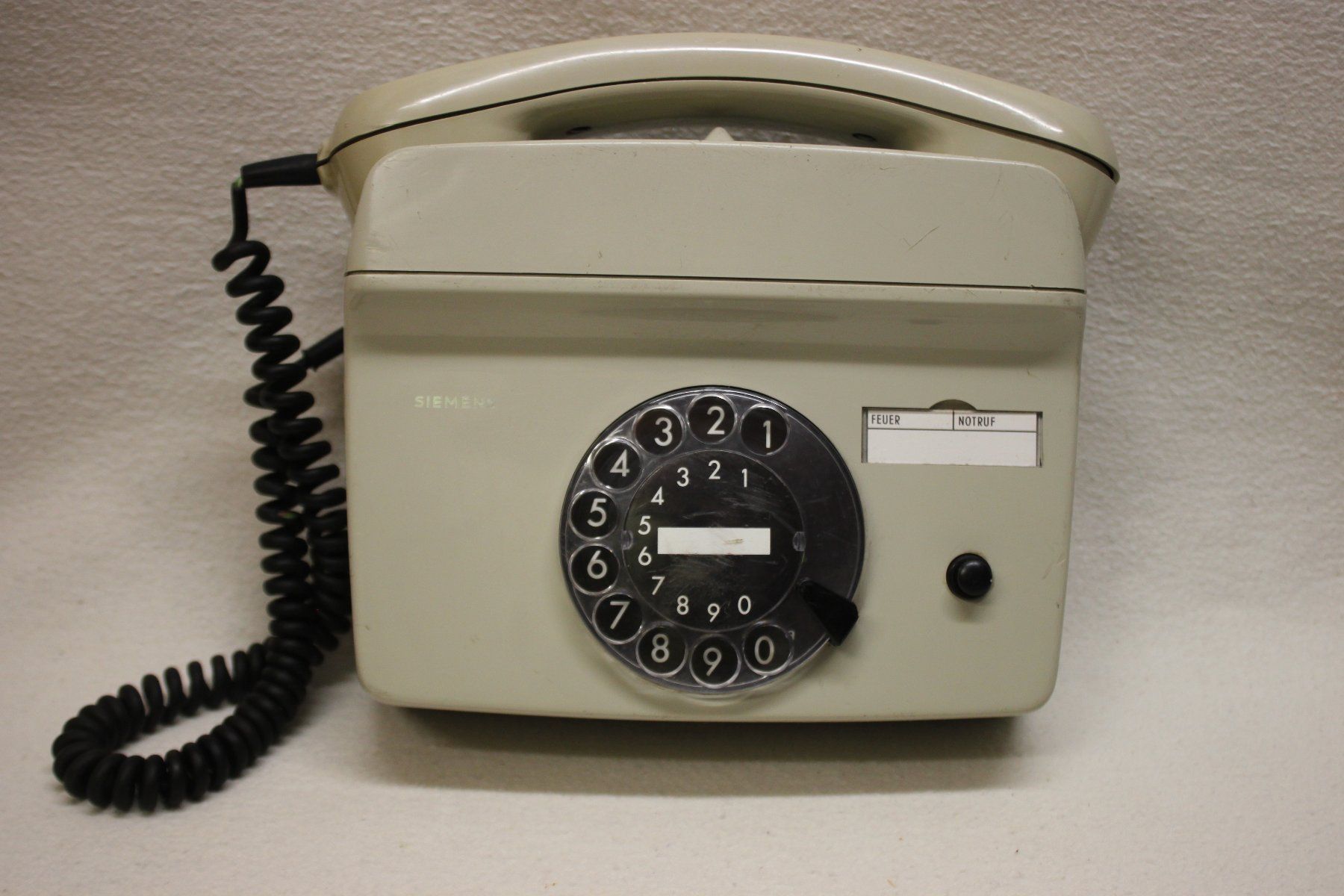 Siemens Telefoni: Älteres Siemens Wand Telefon – Usato da Thun venduto da Fbchm
