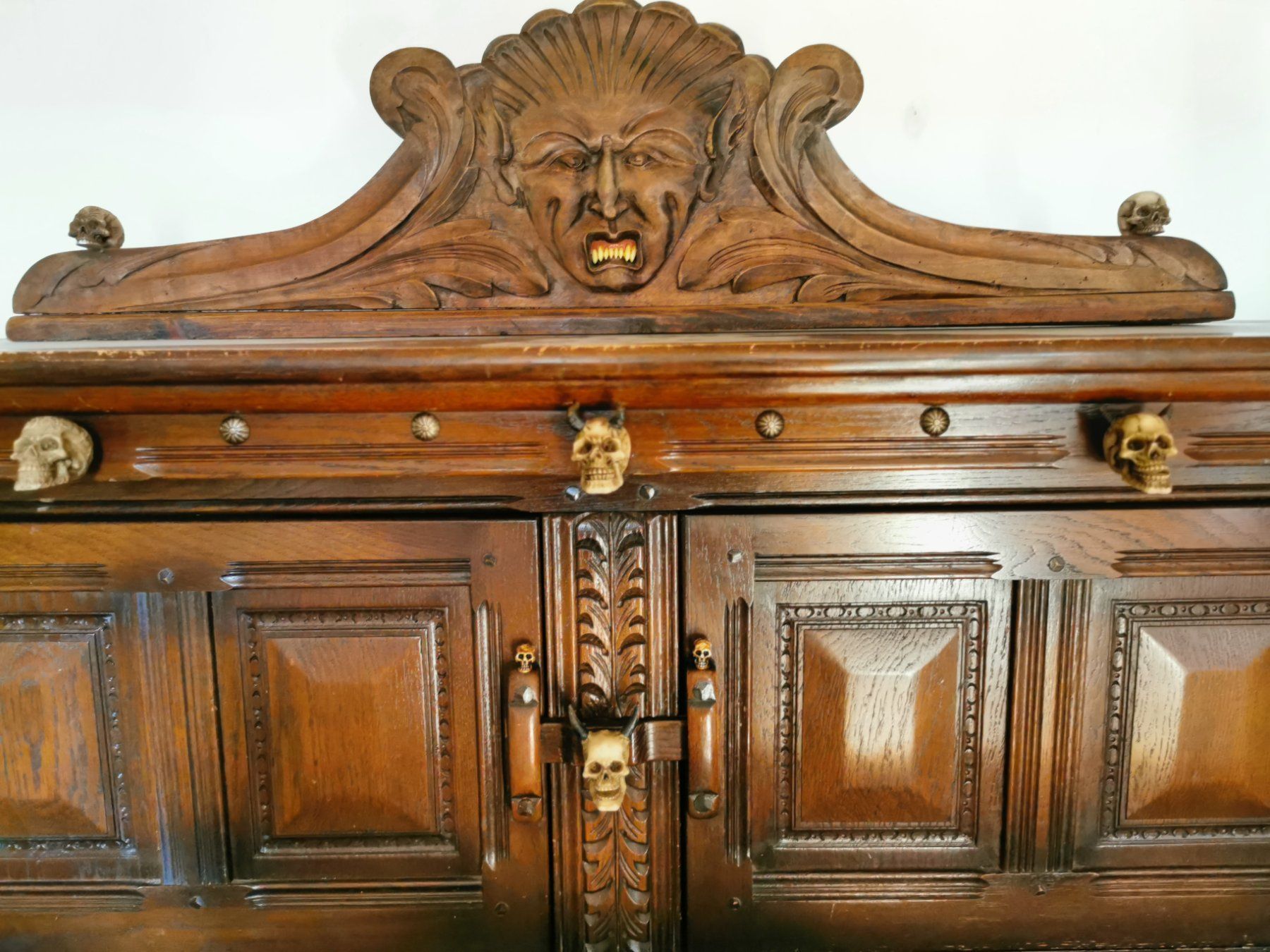 Cassettiere: Commode ancienne avec crânes – Usato da Pailly venduto da jme99 4
