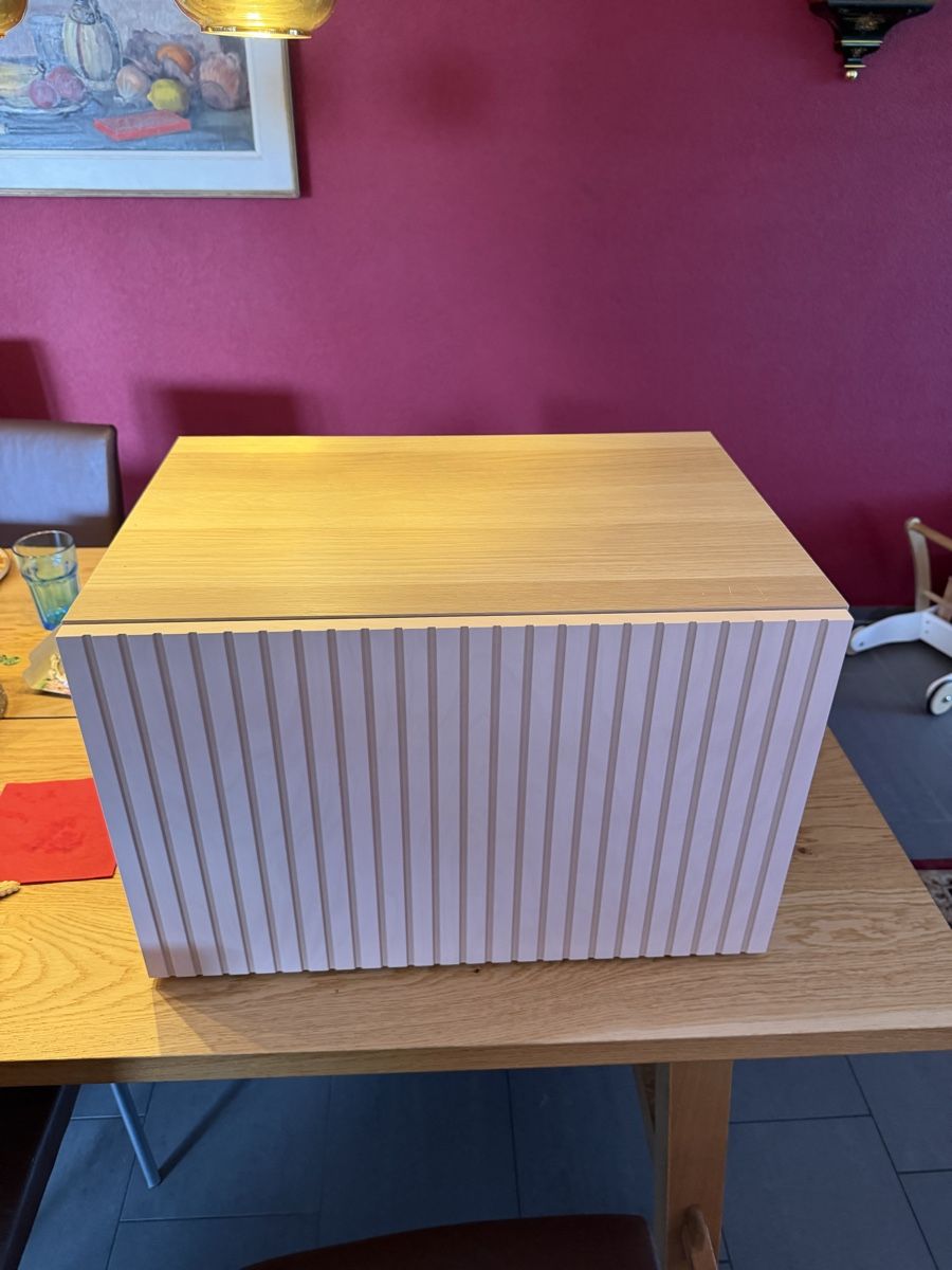 Ikea Armadi: Holzschrank Ikea Besta mit Tür. – Usato da Grüningen venduto da hamster889