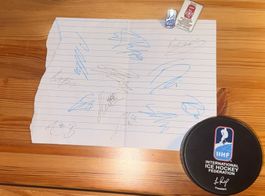 12 Spieler-Autogramme der schweizer Eishockey-Nati